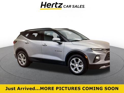 Used 2025 Chevrolet Blazer LT FWD image 1