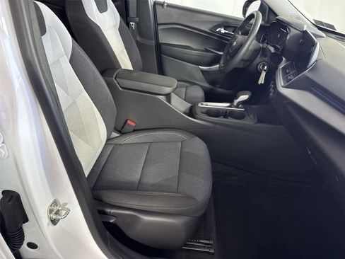 Used 2024 Chevrolet Trax LS image 15