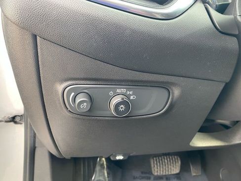 Used 2021 Chevrolet Equinox LS w/ LPO, Floor Liner Package image 18