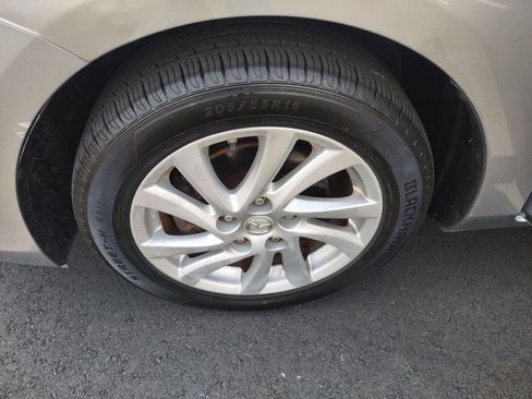 Used 2012 MAZDA MAZDA3 i Touring FWD image 20