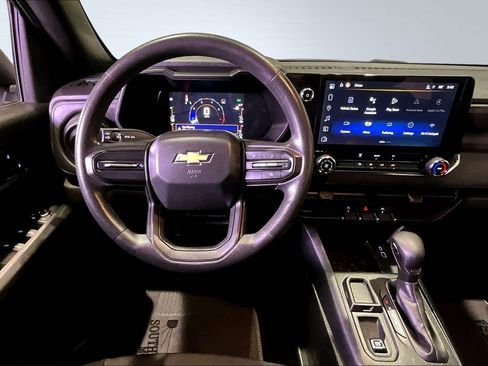 Used 2023 Chevrolet Colorado W/T image 9