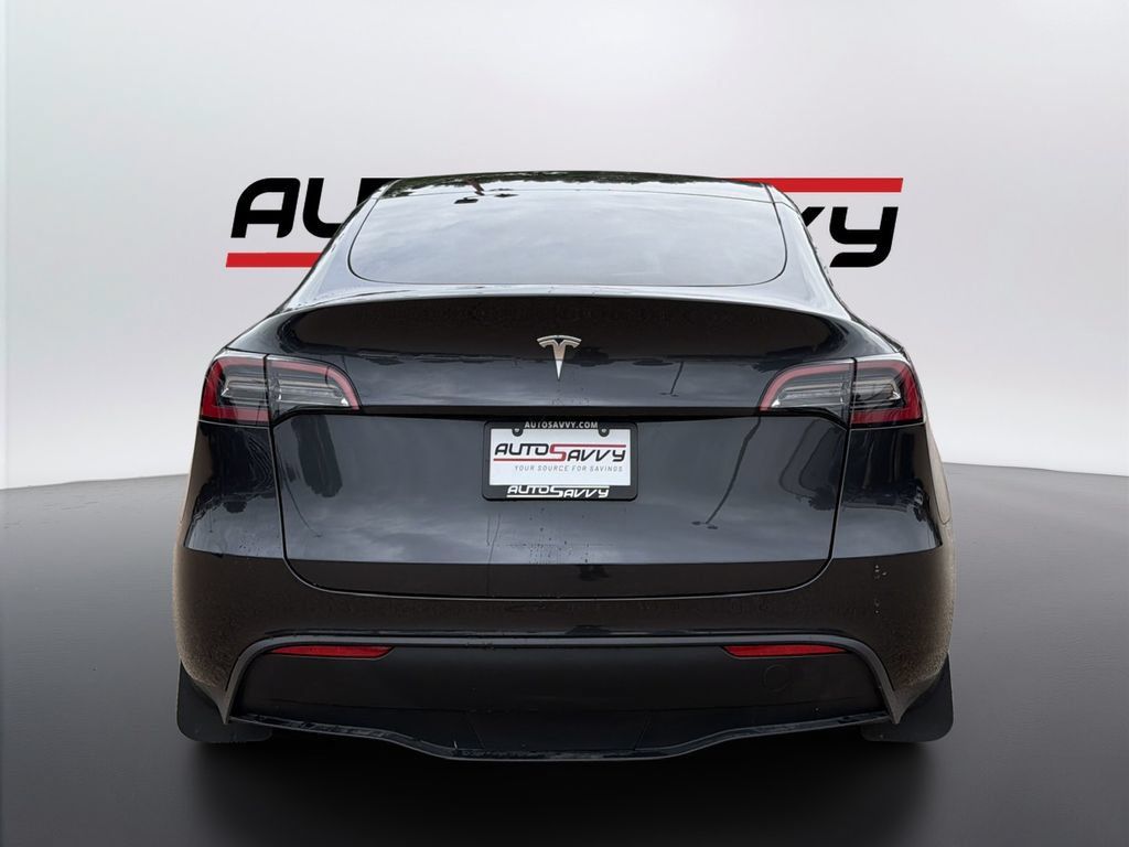 Used 2024 Tesla Model Y 2WD image 6