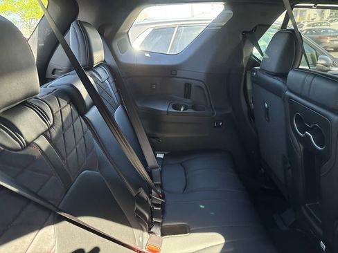 Used 2026 Honda Pilot Black Edition image 16