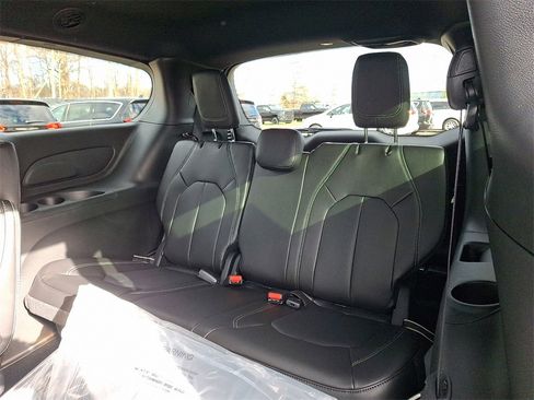 New 2026 Chrysler Voyager LX image 8