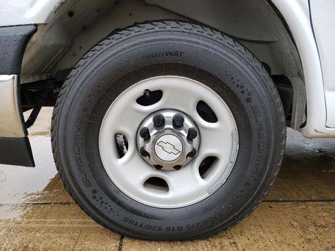 Used 2017 Chevrolet Express 3500 LT w/ LT Preferred Equipment Group image 27