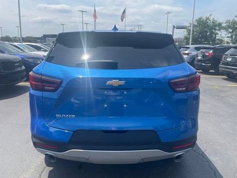 Used 2025 Chevrolet Blazer LT FWD image 3
