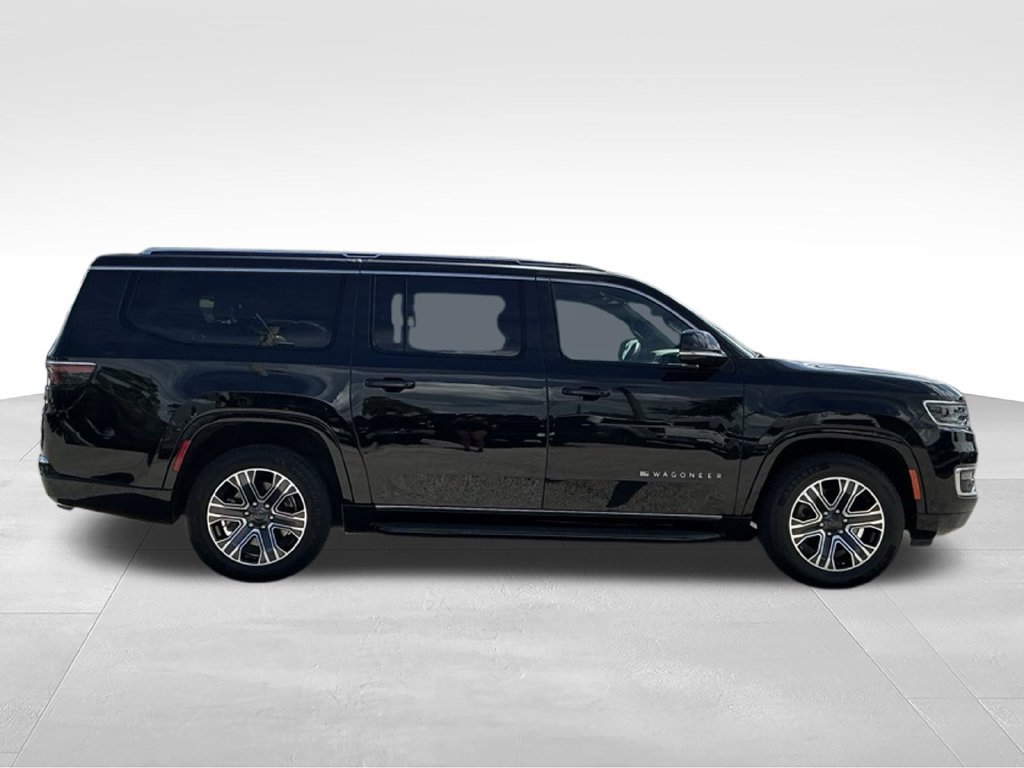 Used 2024 Jeep Wagoneer L Series II RWD image 10