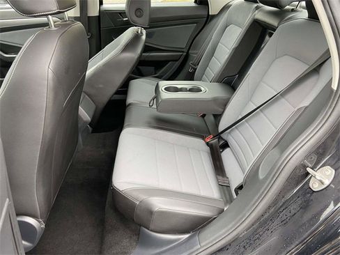Used 2025 Volkswagen Jetta SE image 9