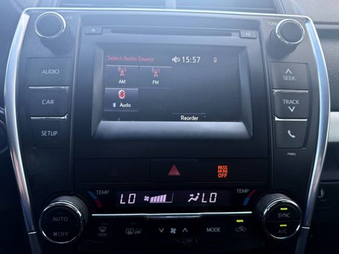 Used 2015 Toyota Camry SE FWD image 16