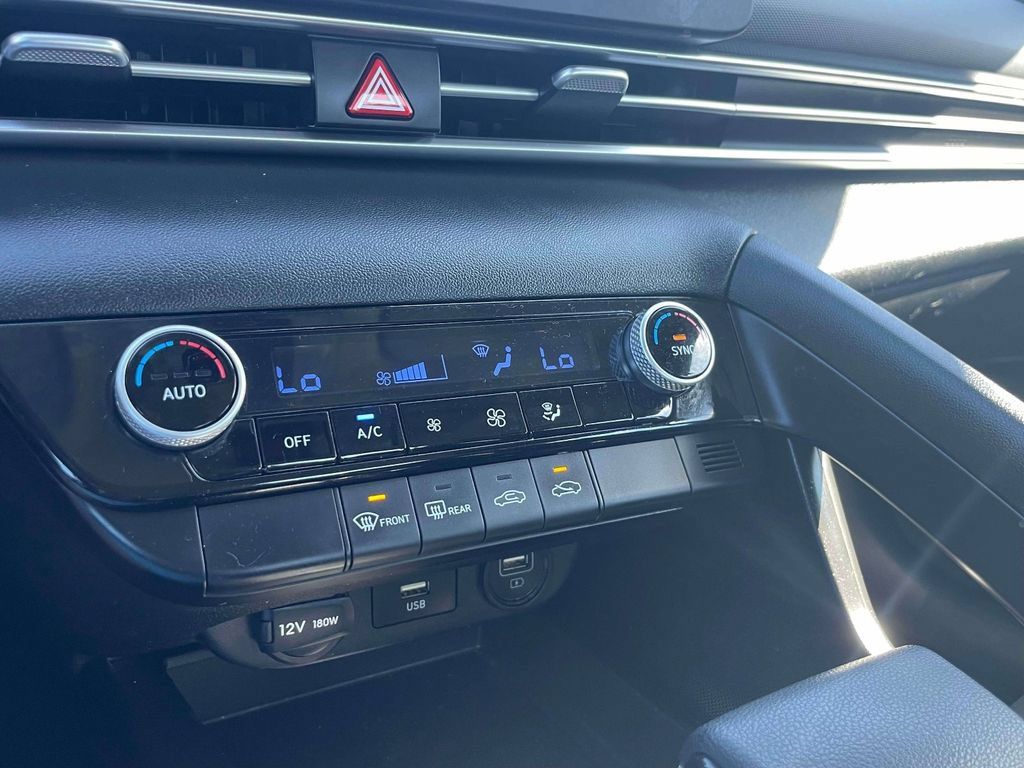 Used 2023 Hyundai Elantra SEL w/ Cargo Package FWD image 29
