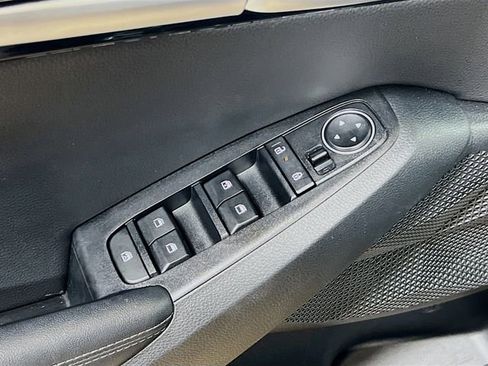 Certified 2025 Kia Seltos S image 18