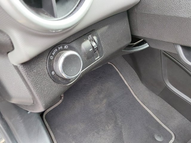Used 2020 Chevrolet Sonic Premier FWD image 21