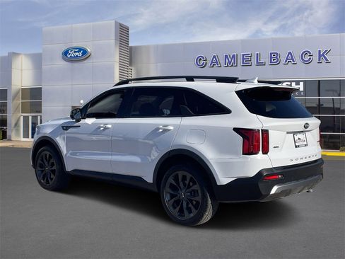 Used 2021 Kia Sorento SX Prestige image 3