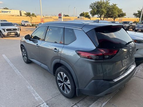 Used 2021 Nissan Rogue SV w/ Premium Package FWD image 6