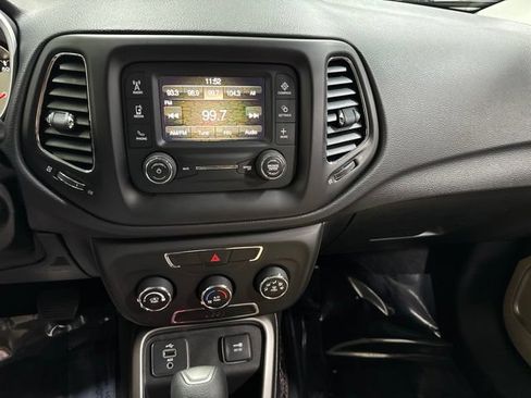 Used 2018 Jeep Compass Sport FWD image 17