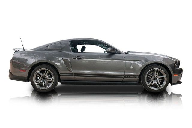 Used 2010 Ford Mustang Shelby GT500 RWD image 2
