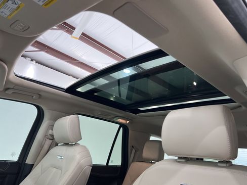 Used 2023 Ford Expedition Platinum image 17