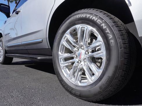 Certified 2023 GMC Yukon SLT w/ SLT Luxury Package image 6