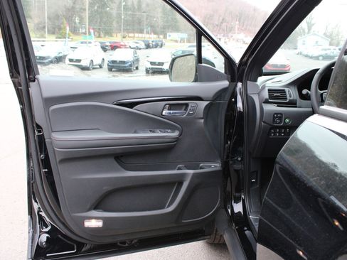 New 2026 Honda Ridgeline Black Edition image 17