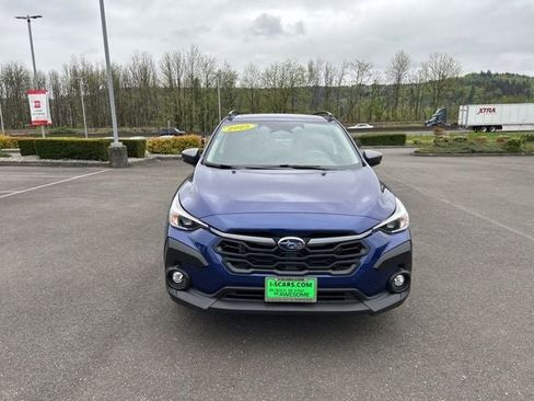 Used 2025 Subaru Crosstrek 2.0i Premium AWD/4WD image 2