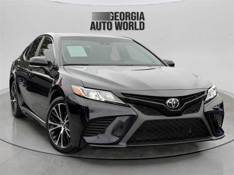Used 2019 Toyota Camry SE w/ Convenience Package FWD image 2