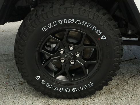 New 2026 Jeep Gladiator Sport AWD/4WD image 17