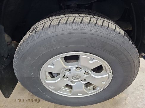 Used 2011 Toyota Tacoma 4x4 Access Cab V6 w/ SR5 Pkg #2 image 27