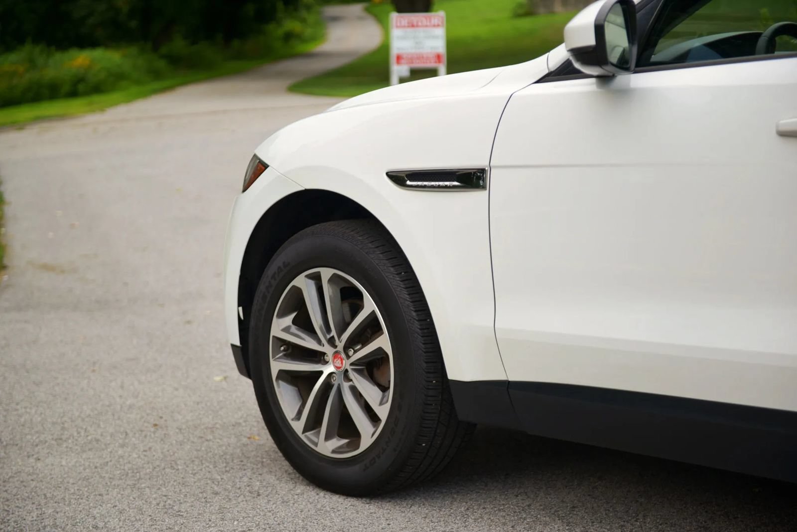 Used 2018 Jaguar F-PACE Premium AWD/4WD image 46