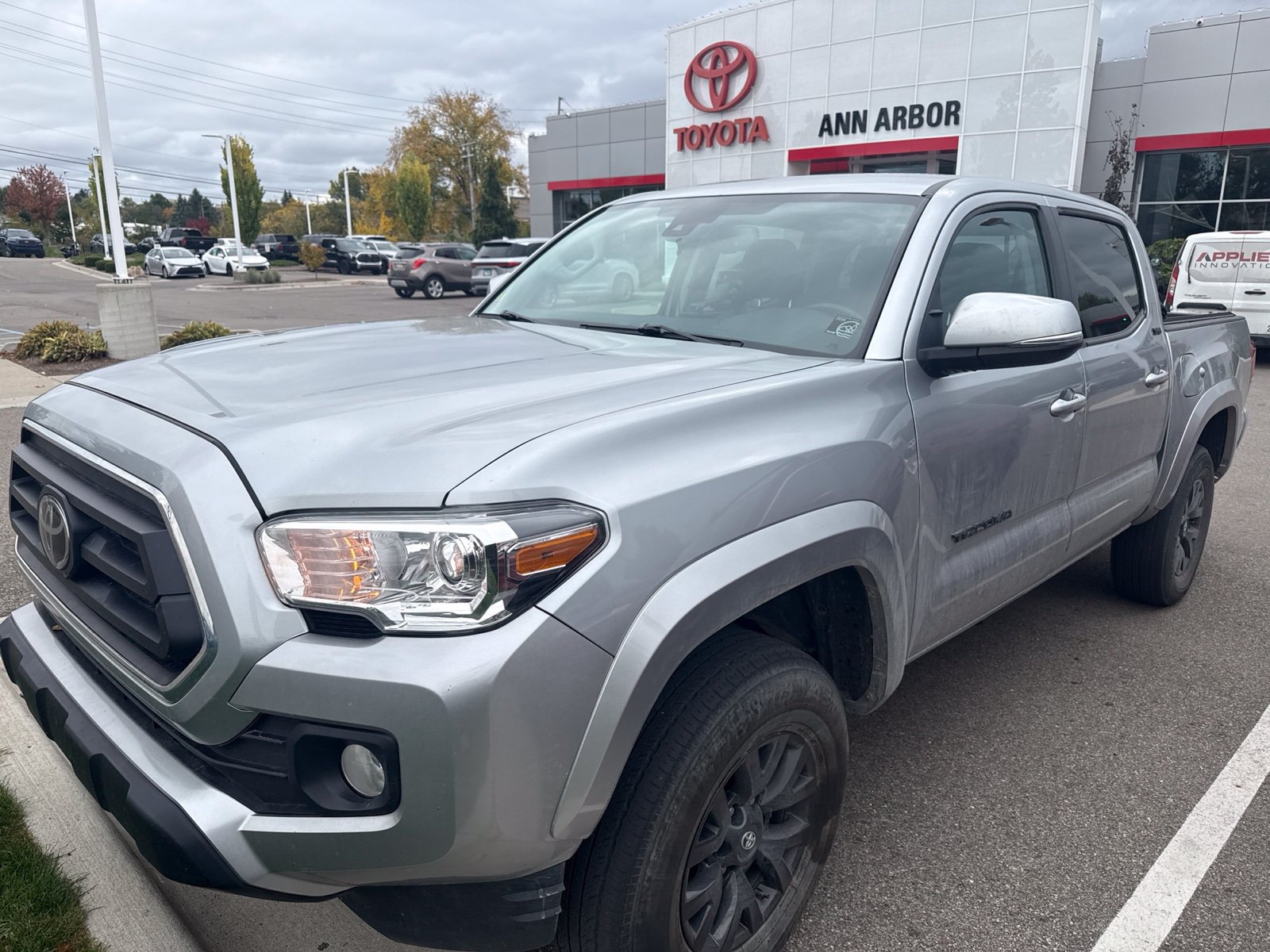 Used 2023 Toyota Tacoma SR5 w/ Technology Package AWD/4WD image 3