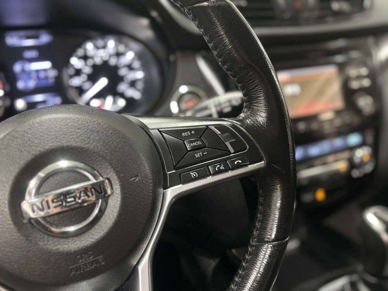 Used 2017 Nissan Rogue Sport SV w/ SV All-Weather Package AWD/4WD image 30