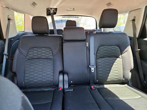 Used 2025 Nissan Pathfinder S AWD/4WD image 7