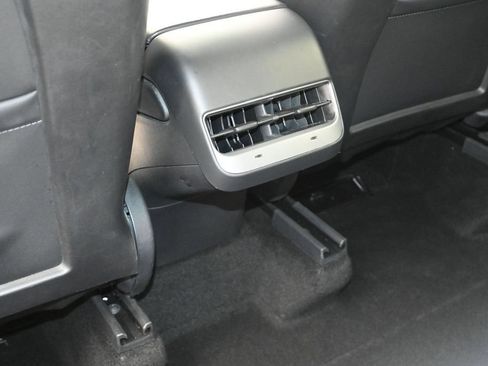 Used 2021 Tesla Model Y 2WD image 14