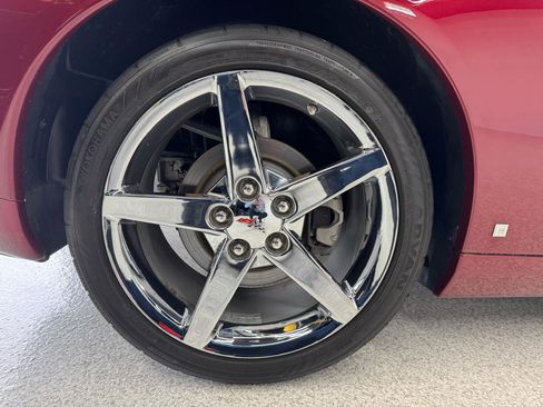 Used 2007 Chevrolet Corvette Coupe w/ Preferred Equipment Group RWD image 32