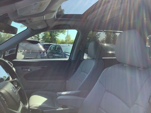 Used 2021 Honda Pilot Touring image 19