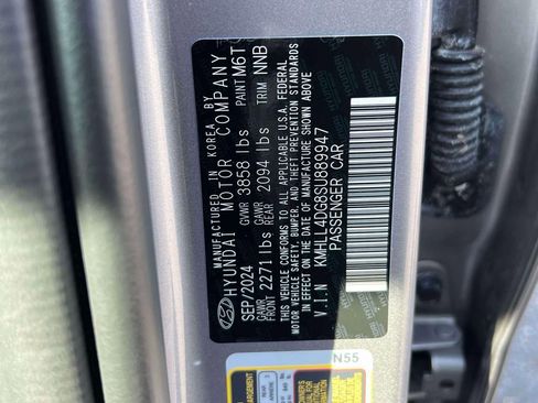 Used 2025 Hyundai Elantra SE w/ Cargo Package image 18