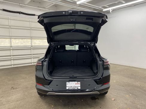 Used 2025 Chevrolet Equinox EV LT w/ Convenience Package image 28