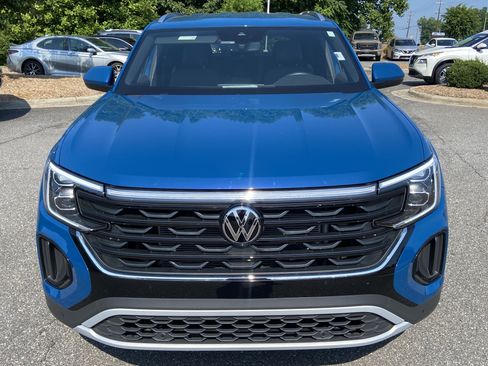 Used 2025 Volkswagen Atlas Cross Sport SE FWD image 2