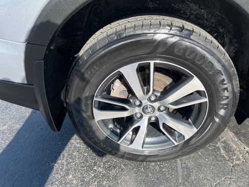Used 2018 Toyota RAV4 XLE AWD/4WD image 13