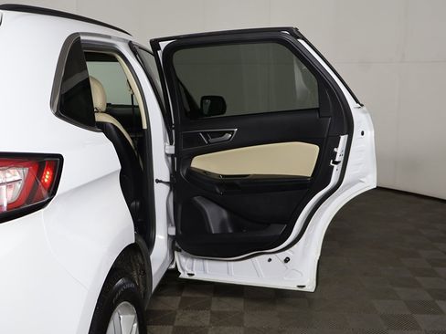 Used 2016 Ford Edge SEL w/ Equipment Group 201A image 17