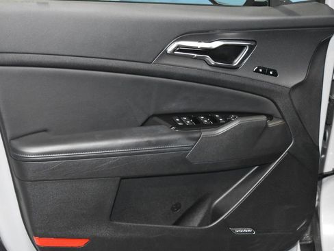 Used 2023 Kia Sportage SX image 4