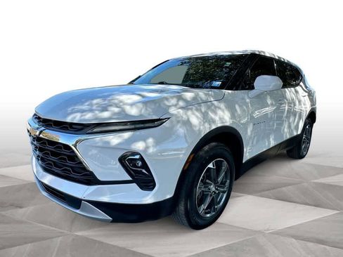 Used 2024 Chevrolet Blazer LT FWD image 4