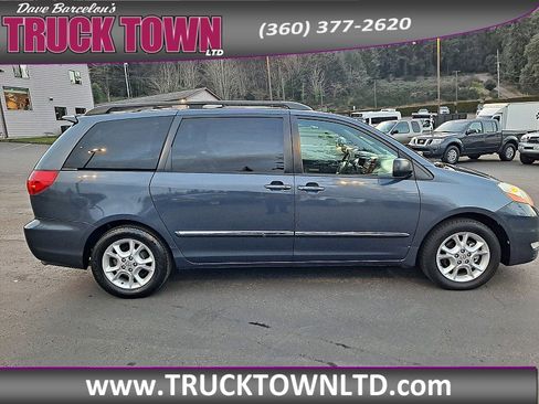 Used 2006 Toyota Sienna XLE Limited image 2