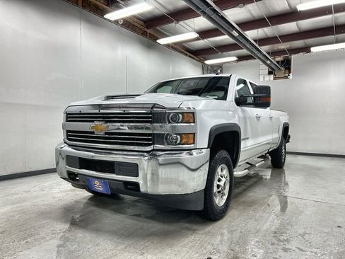Used 2018 Chevrolet Silverado 2500 LT image 1
