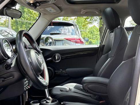Used 2019 MINI Cooper S w/ Signature Upholstery Package FWD image 10