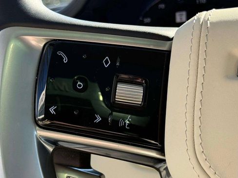 Used 2023 Land Rover Range Rover SE image 23
