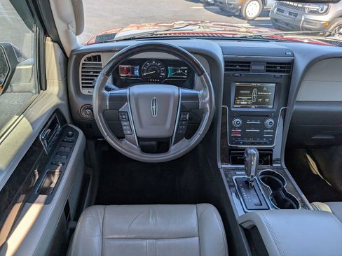 Used 2015 Lincoln Navigator L 4WD image 14