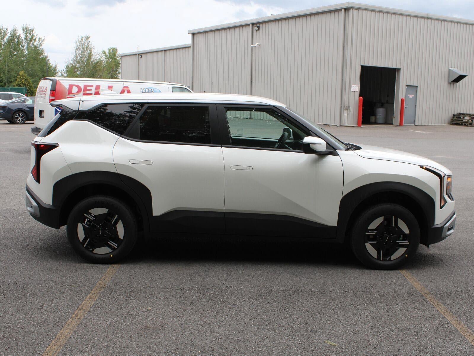 New 2027 Kia Seltos LX AWD/4WD image 4