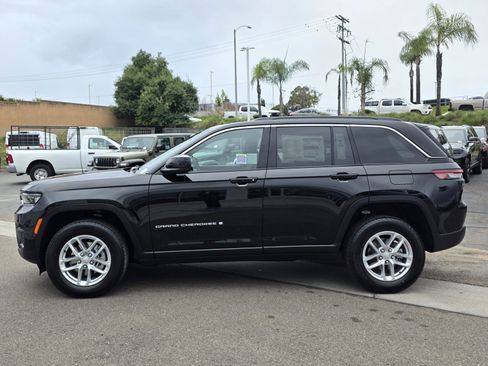 New 2025 Jeep Grand Cherokee Laredo X image 2