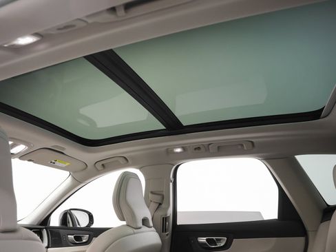 Used 2025 Volvo XC60 B5 Plus w/ Protection Package Premier image 49