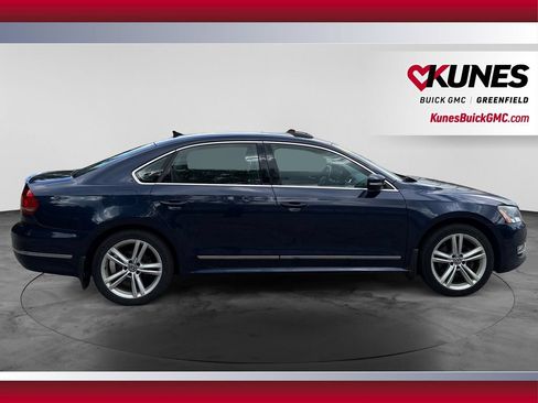 Used 2015 Volkswagen Passat TDI SEL Premium FWD image 12